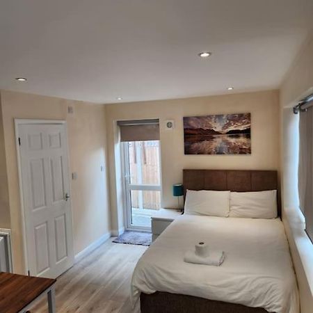 Beautiful Private En-Suite Room With Its Own Entry Bexleyheath Dış mekan fotoğraf